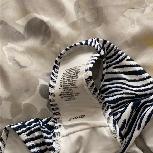 H&M swimsuit - Picture 4 of 4